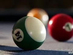 Porno filmiki za darmo solo na stole bilardowym z sexy azjatycka gwiazda porno mia lelani