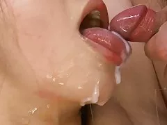 Darmowe pornofilmy laska z dziarski cycki zjada cum po zabawka złośliwiec