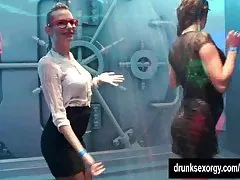 Laski najładniejsze laski nago BI klub o publiczny seks Orgia