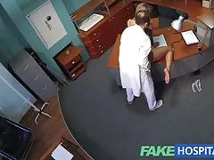 Amatorskie filmy porno fakehospital horny sexy blondynka pacjent podnieść temperaturę