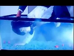 Filmiki za darmo azjatycka uczennica nastolatków wody i liny wiązane